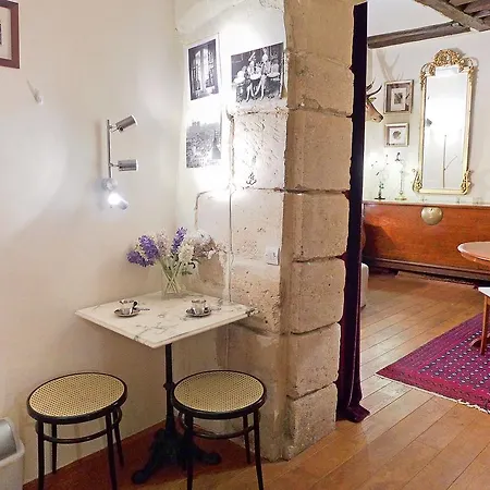 Apartment Harpe Paris